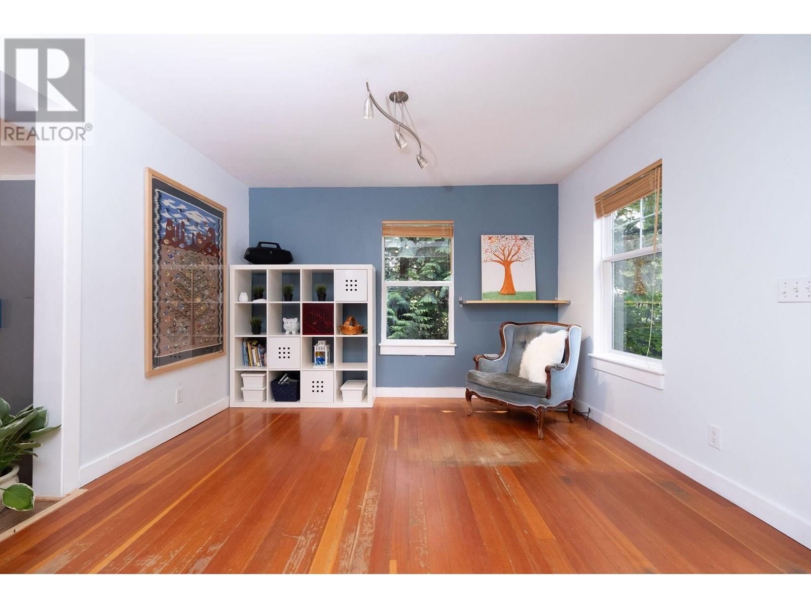 1075 Gladwin Drive, North Vancouver, British Columbia  V7R 1A1 - Photo 8 - R3017614