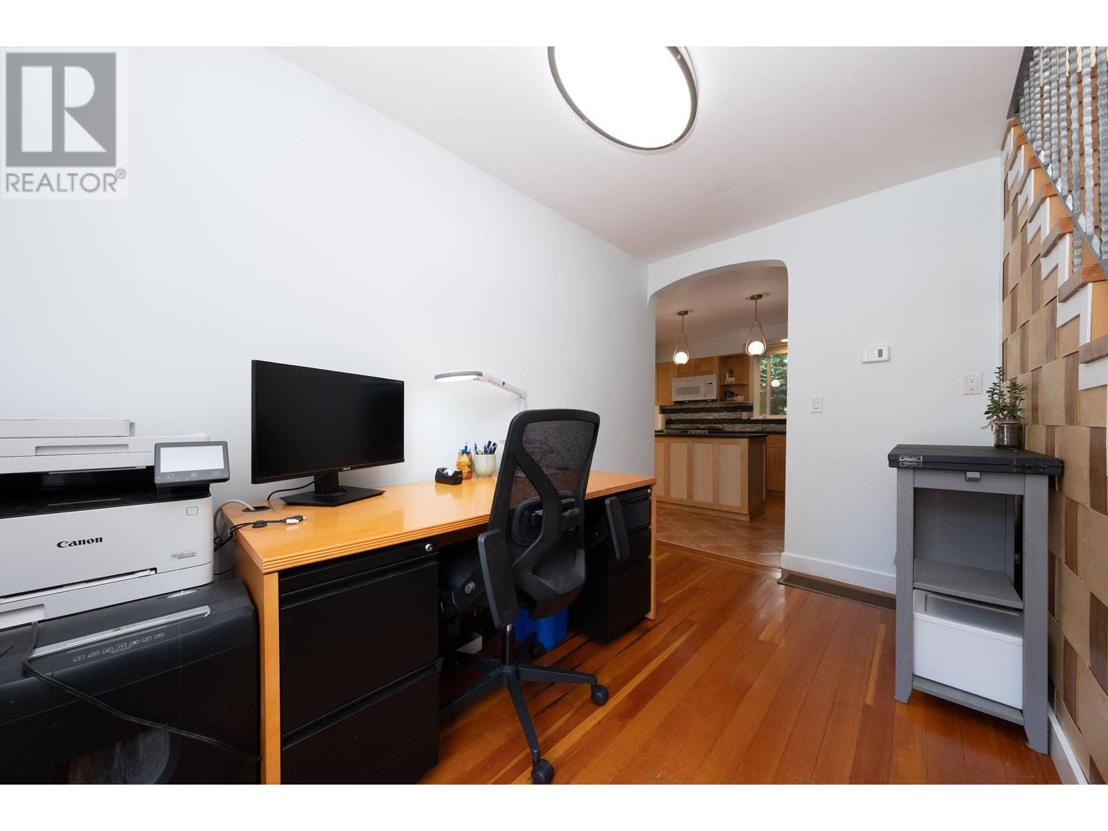 1075 Gladwin Drive, North Vancouver, British Columbia  V7R 1A1 - Photo 17 - R3017614