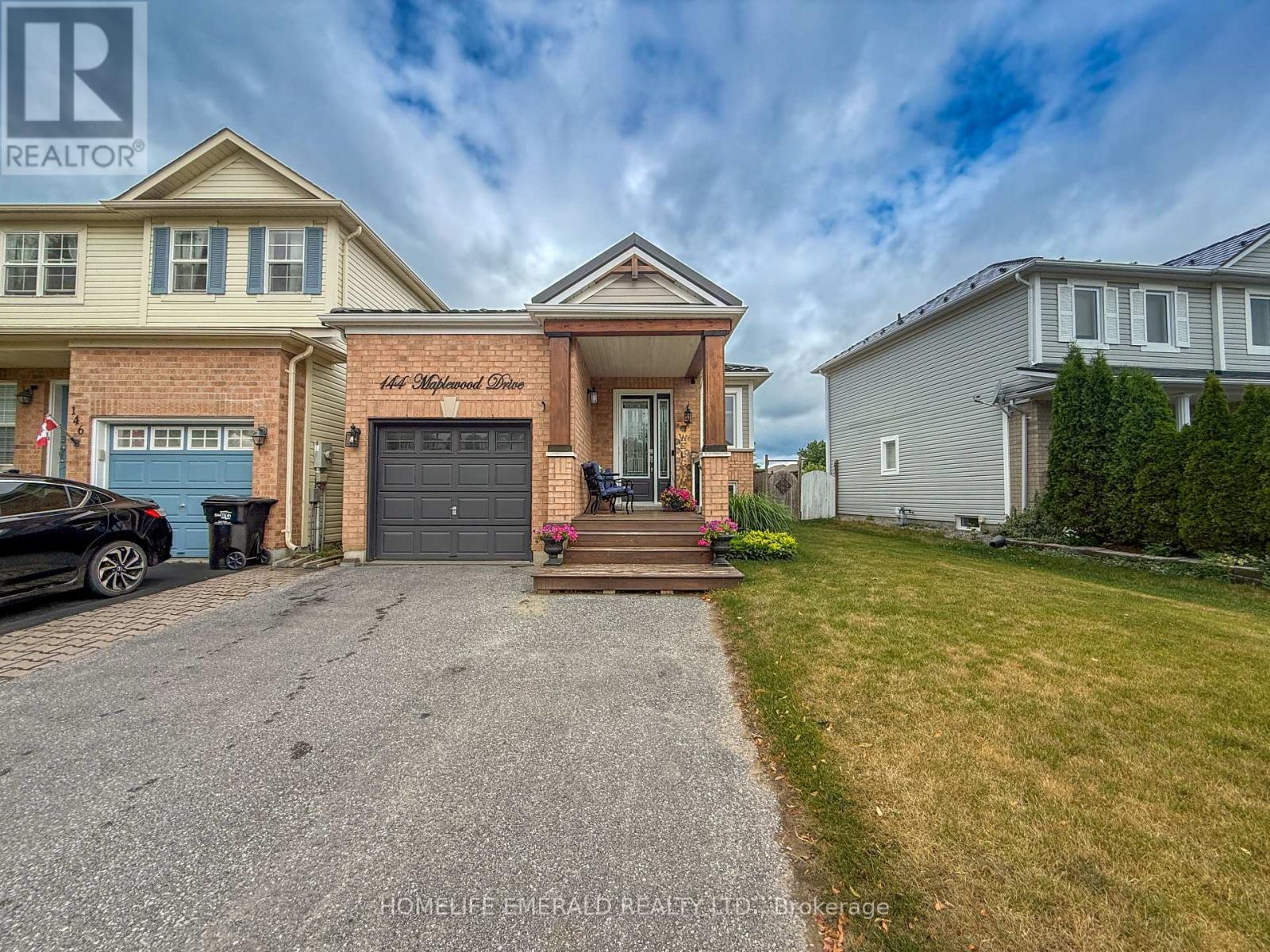 Property at 144 MAPLEWOOD DRIVE image 3