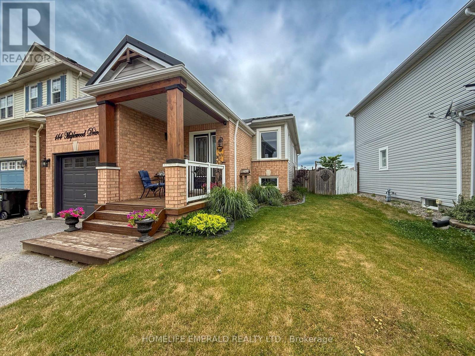 Property at 144 MAPLEWOOD DRIVE image 4