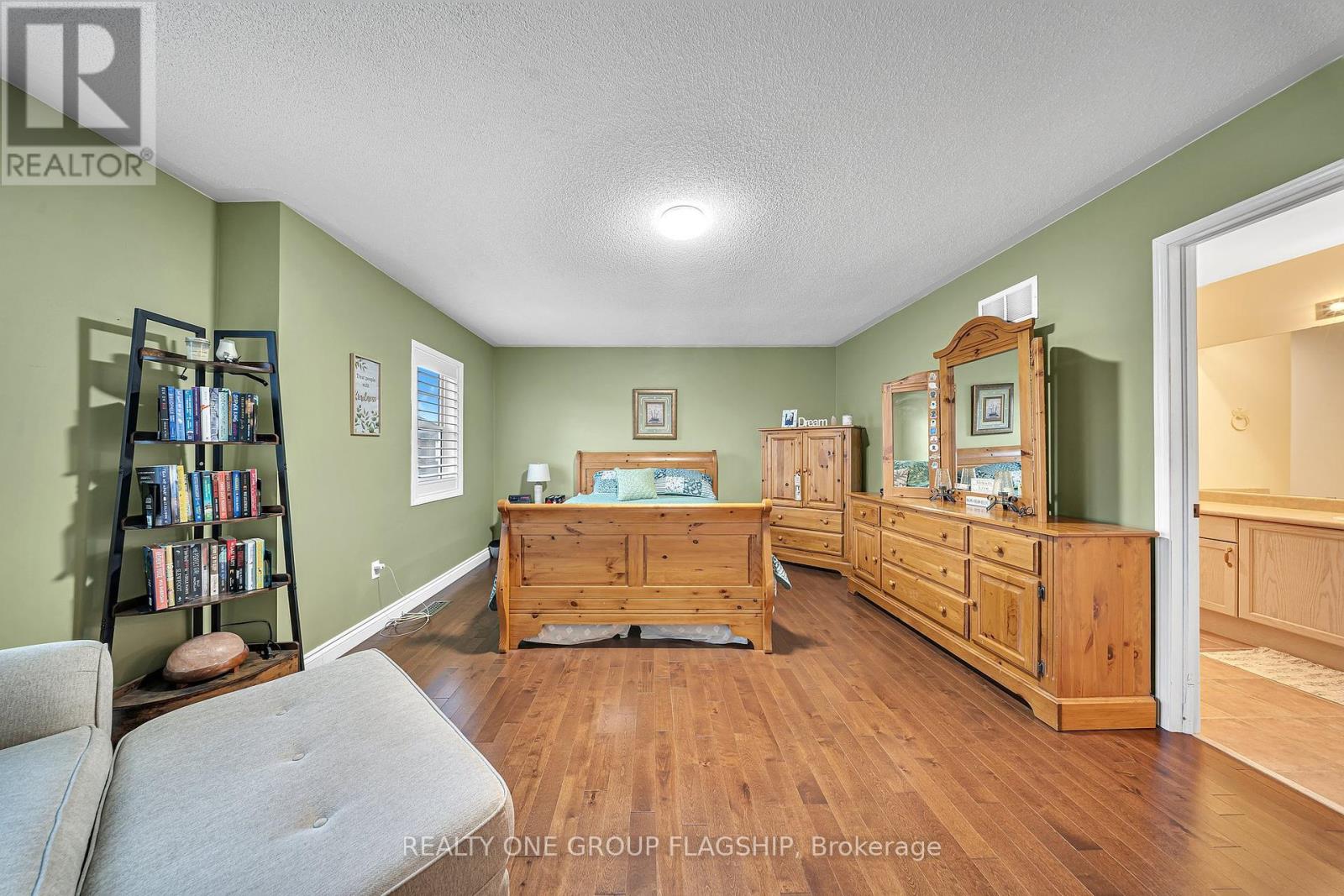 35 Hurst Street, Halton Hills, Ontario  L7J 2Z8 - Photo 28 - W12264866
