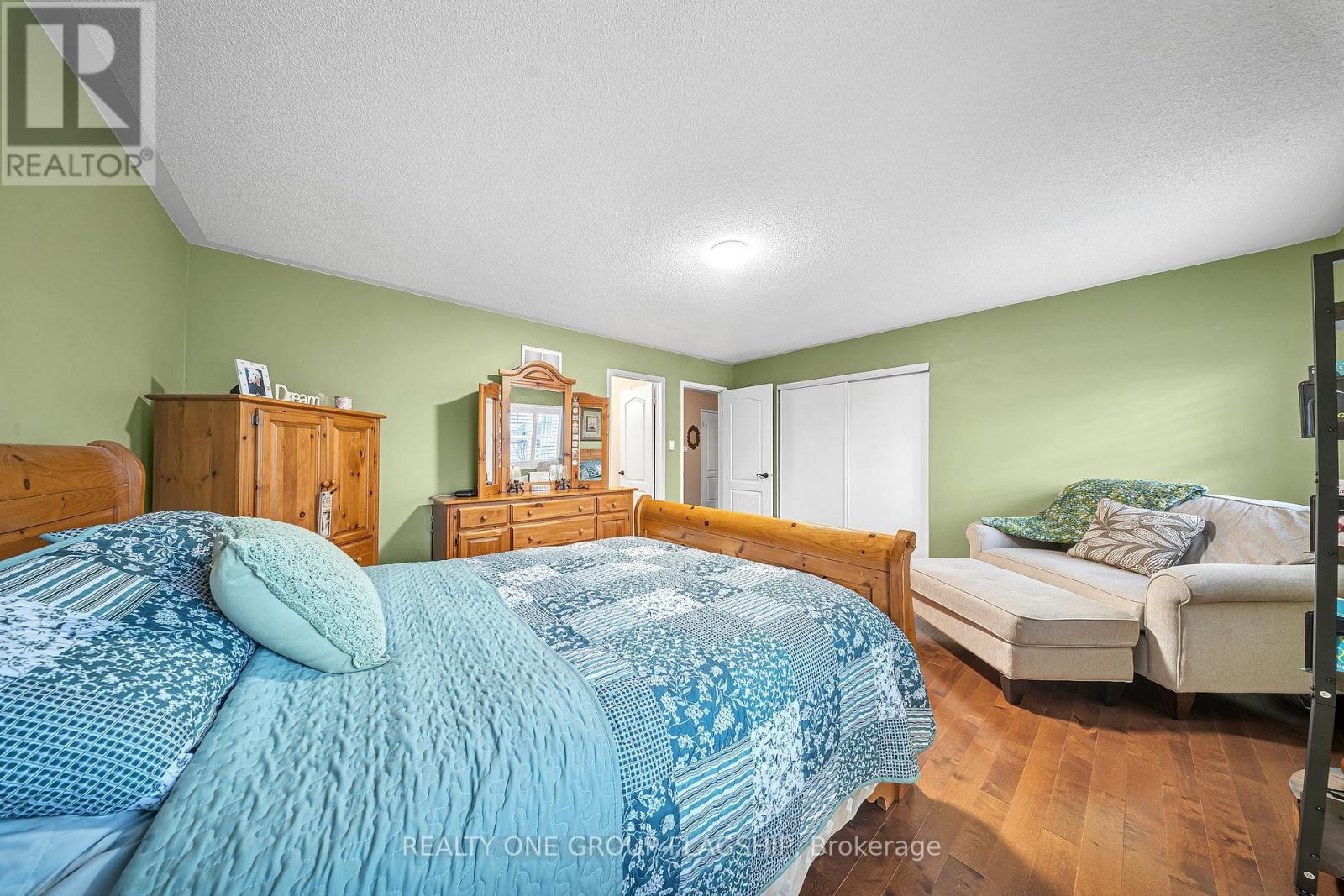 35 Hurst Street, Halton Hills, Ontario  L7J 2Z8 - Photo 29 - W12264866