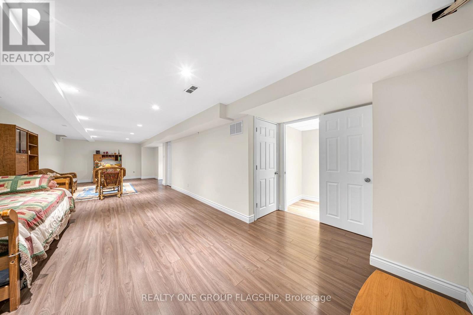 35 Hurst Street, Halton Hills, Ontario  L7J 2Z8 - Photo 39 - W12264866