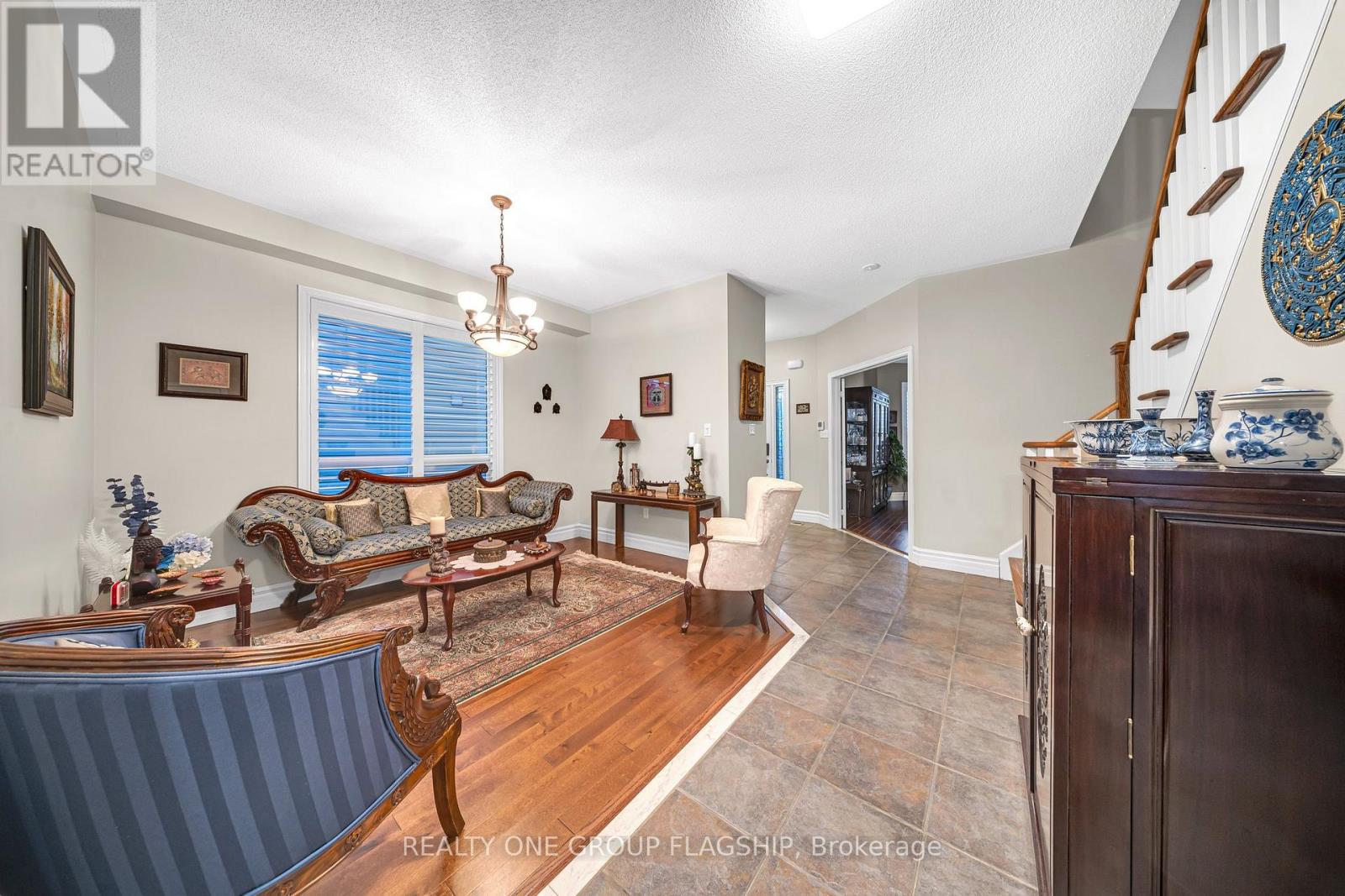 35 Hurst Street, Halton Hills, Ontario  L7J 2Z8 - Photo 9 - W12264866
