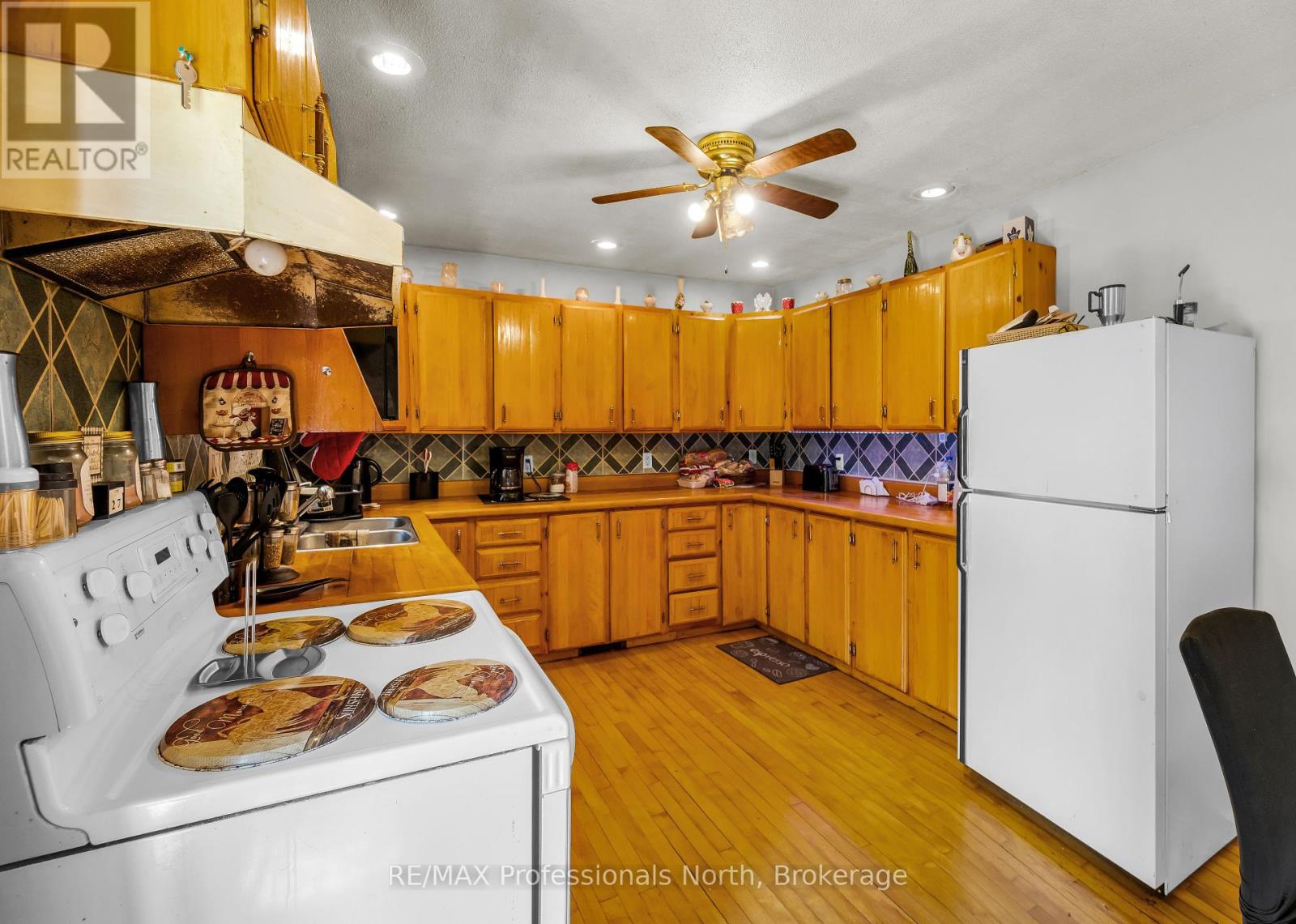 19 Henry Street, Huntsville, Ontario  P1H 1V5 - Photo 16 - X12264958
