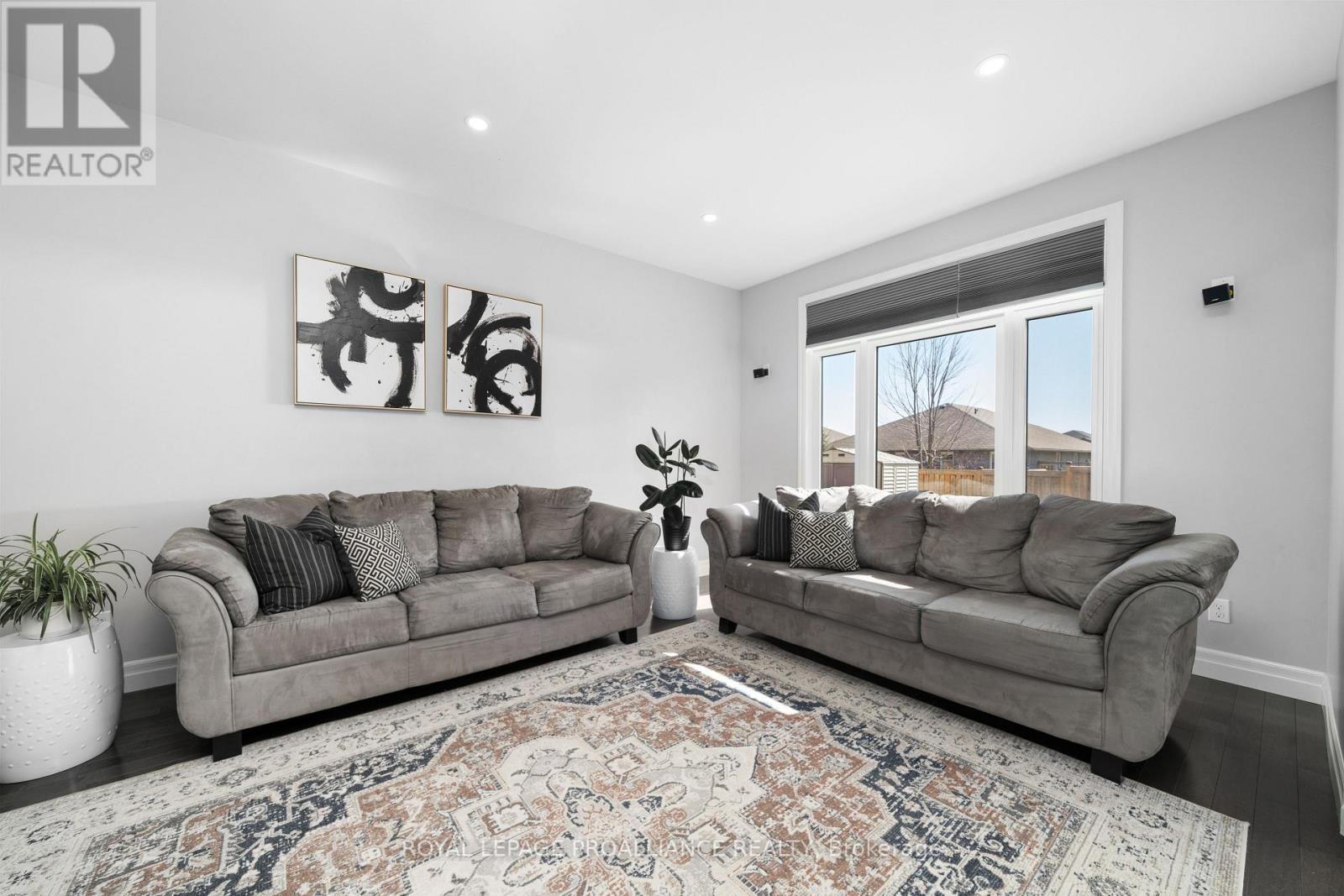 64 Crews Crescent, Quinte West, Ontario  K8V 0G3 - Photo 18 - X12264974