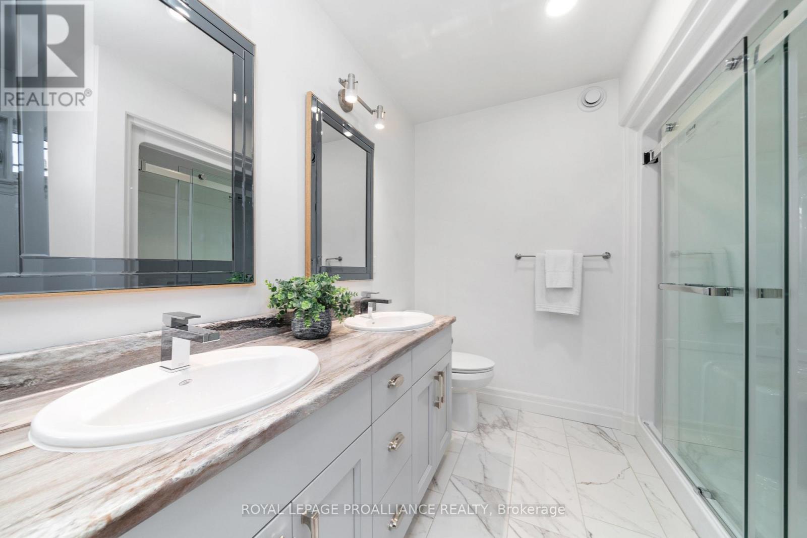 64 Crews Crescent, Quinte West, Ontario  K8V 0G3 - Photo 31 - X12264974