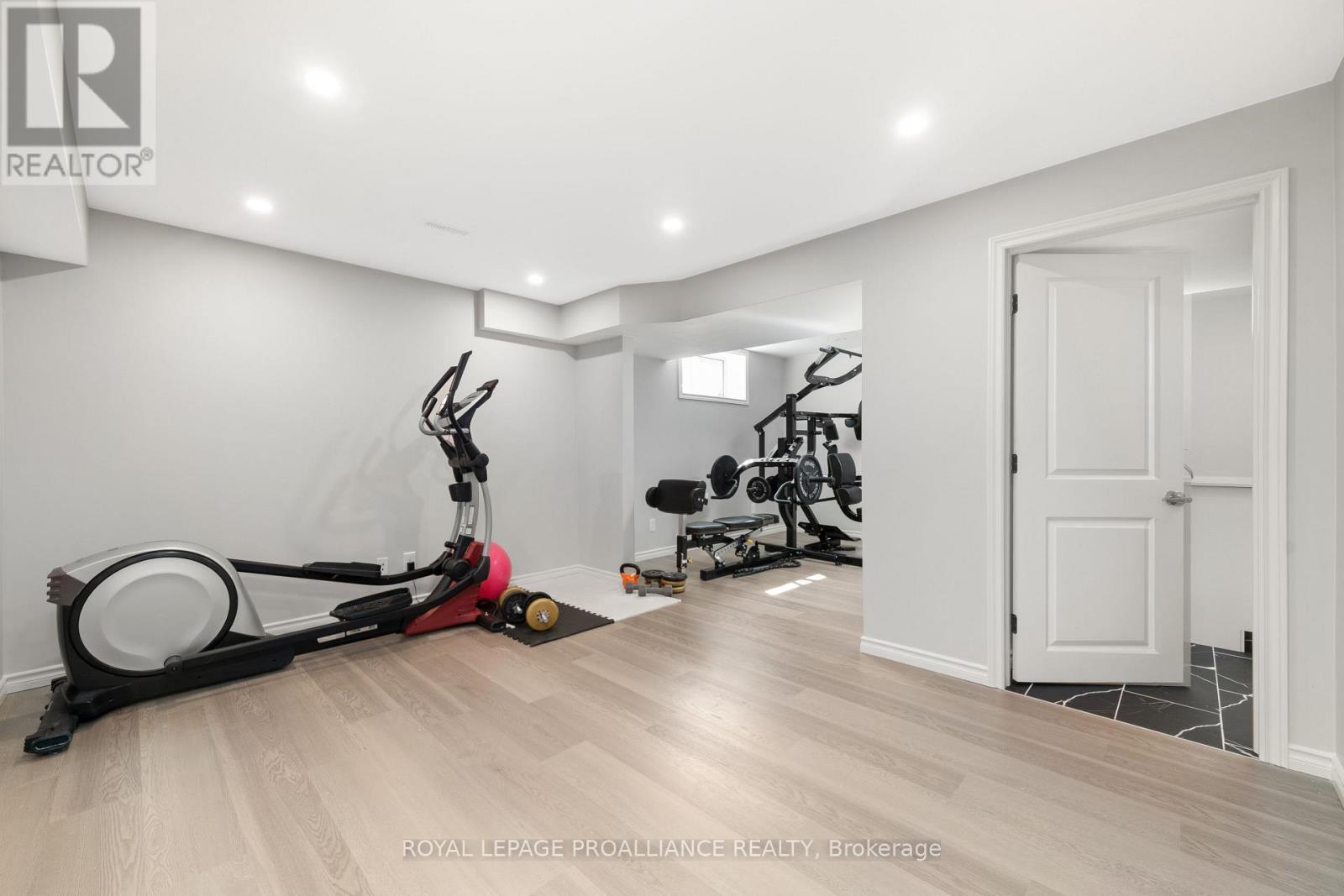 64 Crews Crescent, Quinte West, Ontario  K8V 0G3 - Photo 38 - X12264974