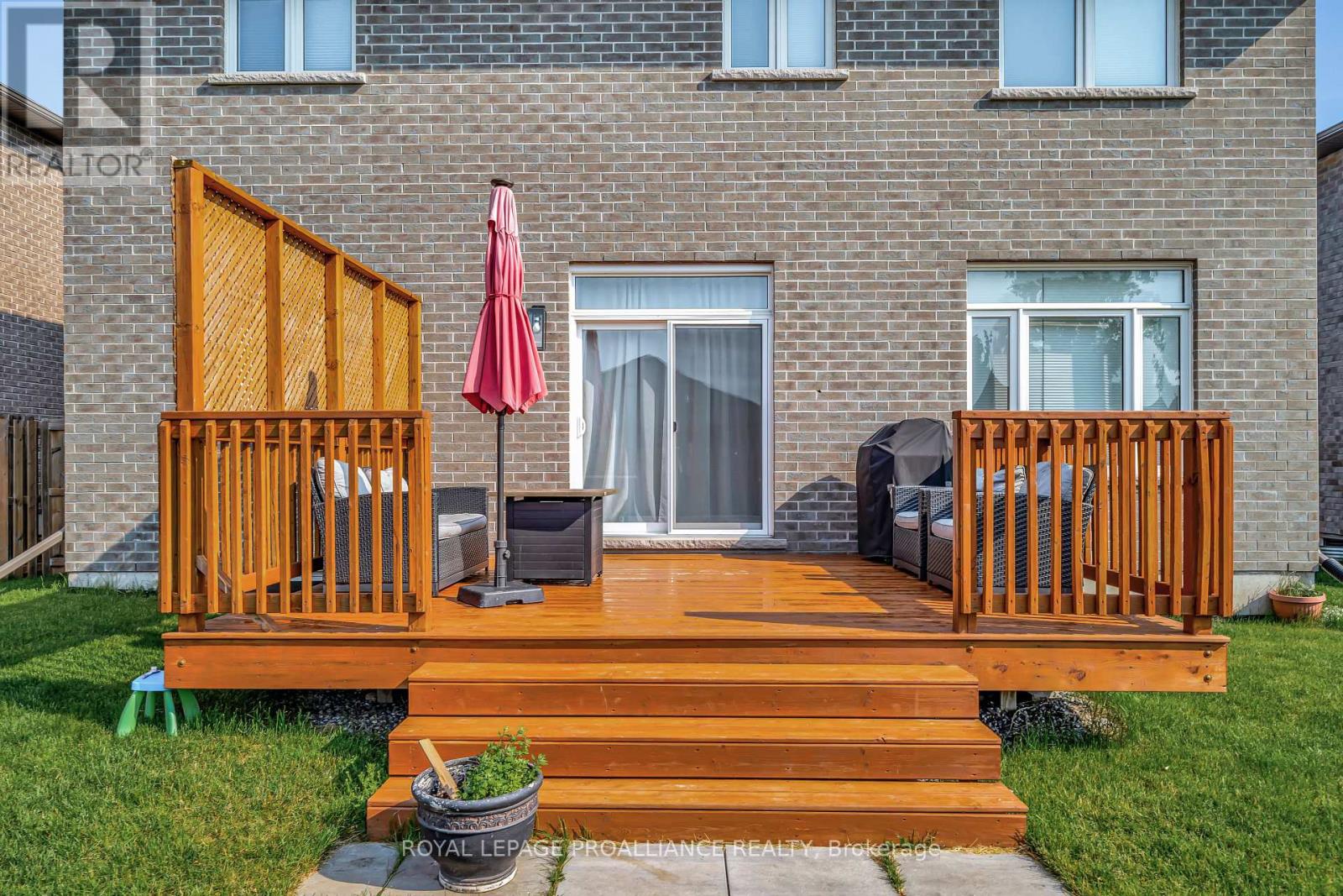 64 Crews Crescent, Quinte West, Ontario  K8V 0G3 - Photo 43 - X12264974