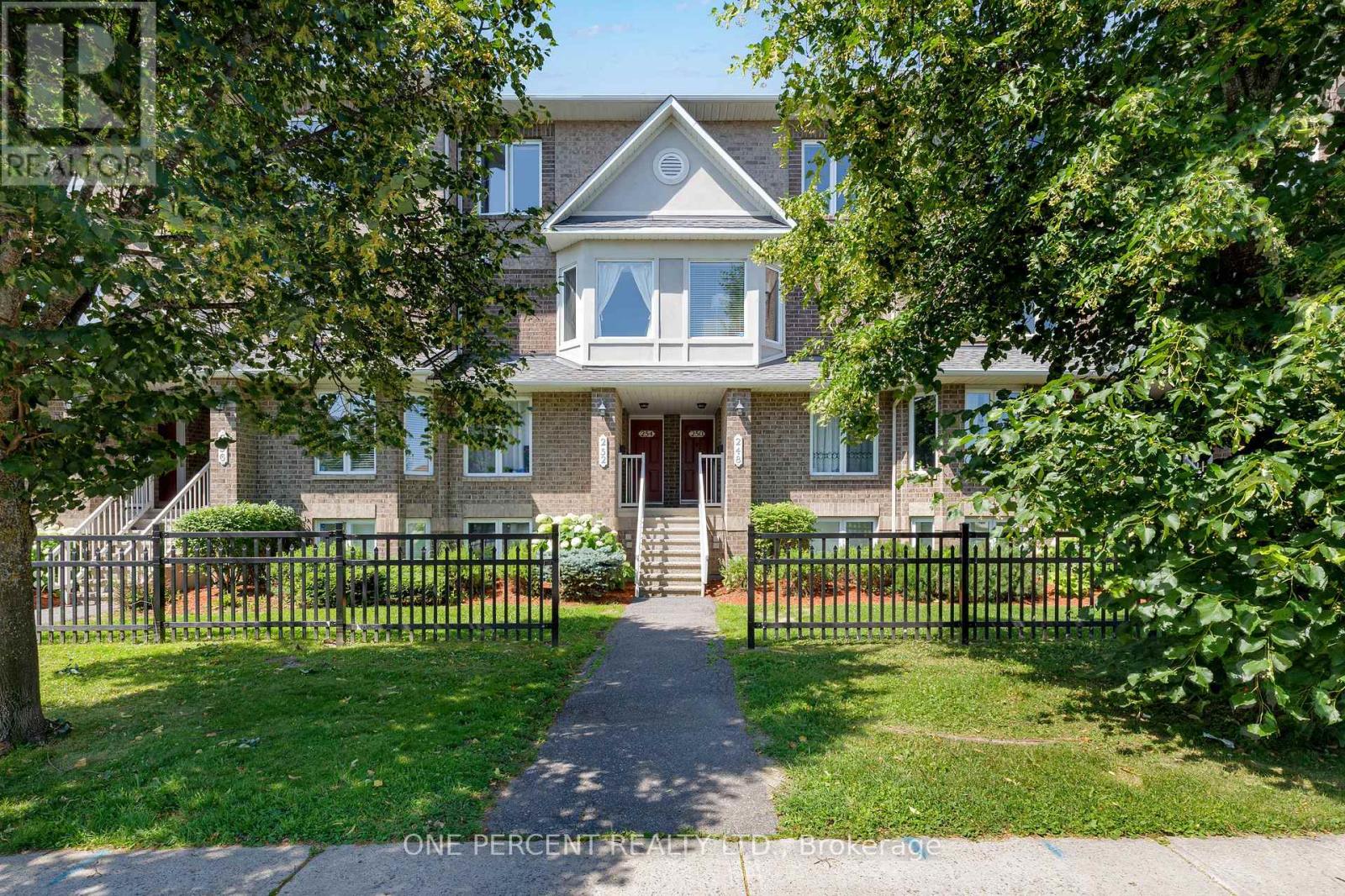 Property at 3 - 250 CRESTHAVEN DRIVE image 1
