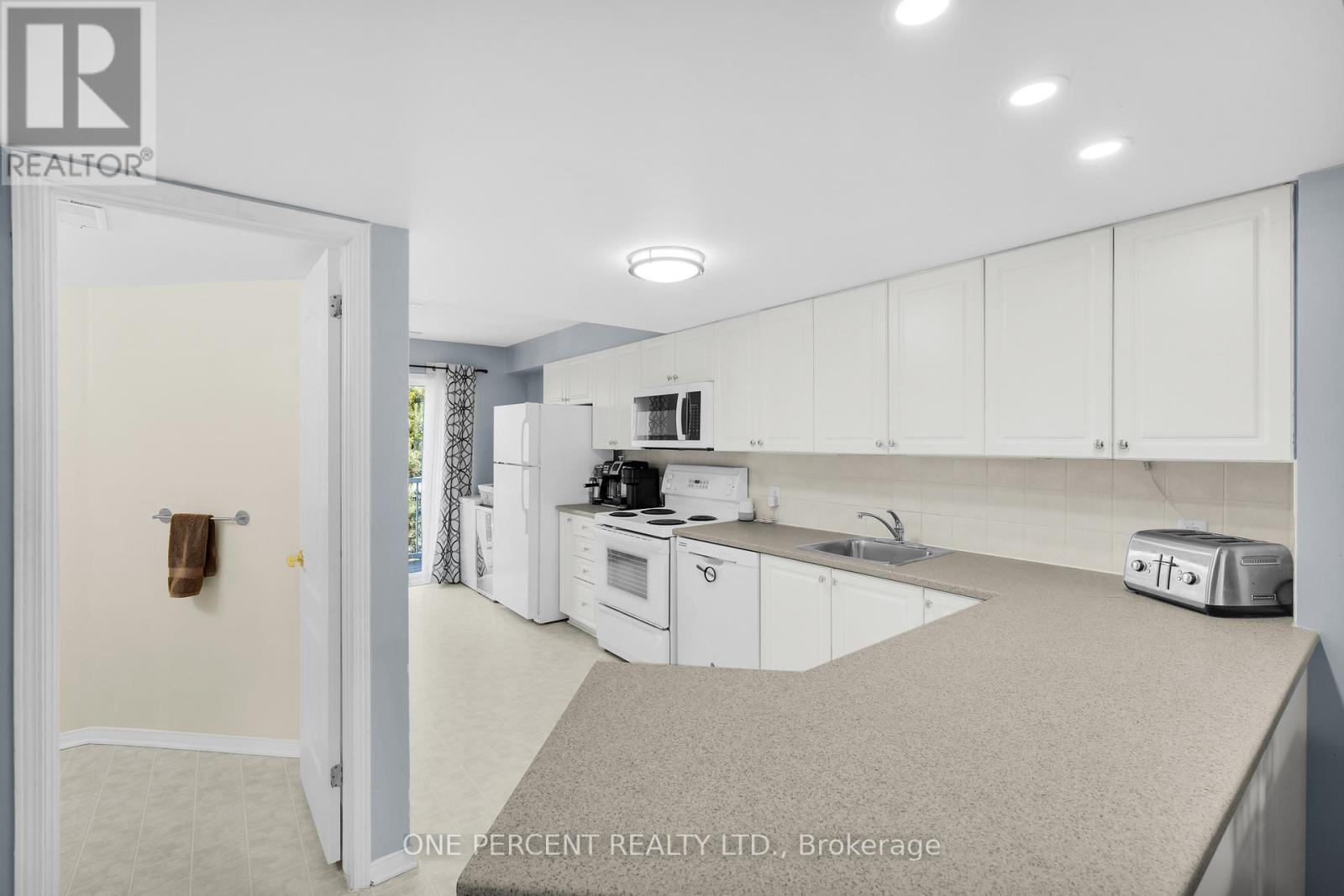 3 - 250 Cresthaven Drive, Ottawa, Ontario  K2G 6W4 - Photo 17 - X12264977