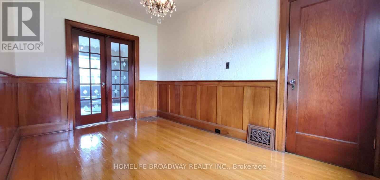 Property at 223 WESTWOOD AVENUE image 5