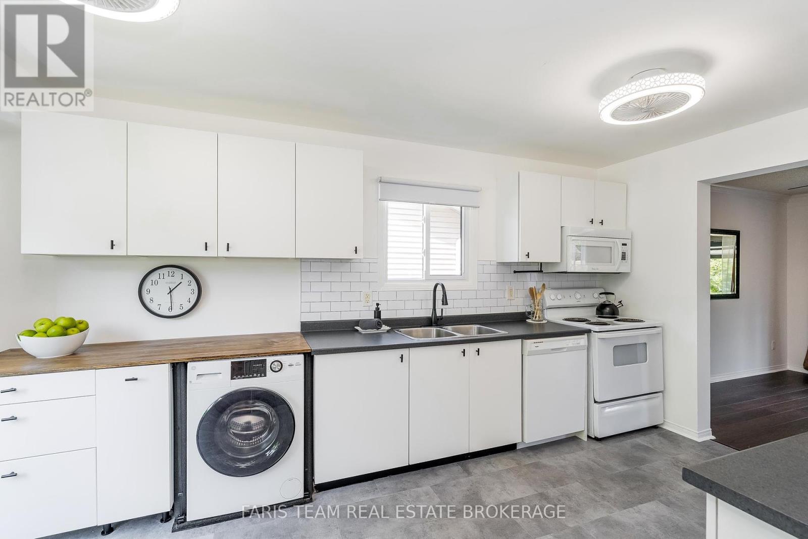 Property at 717 CANDARAS STREET image 4