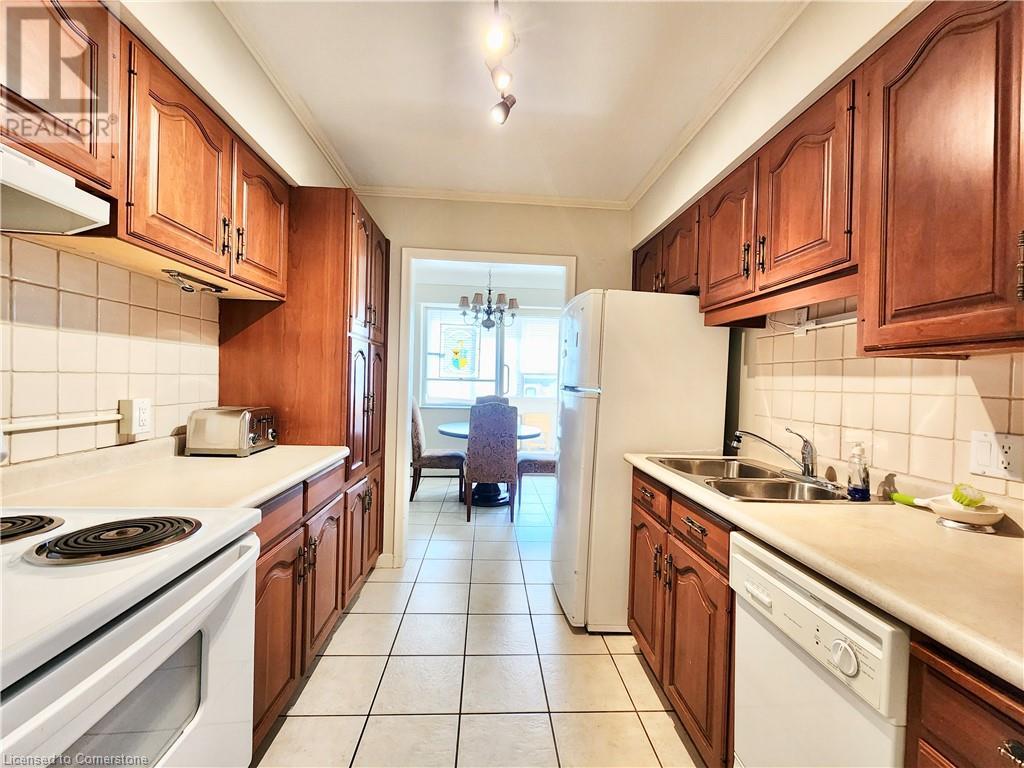 Property at 38 CHARLTON Avenue W Unit# 204 image 4