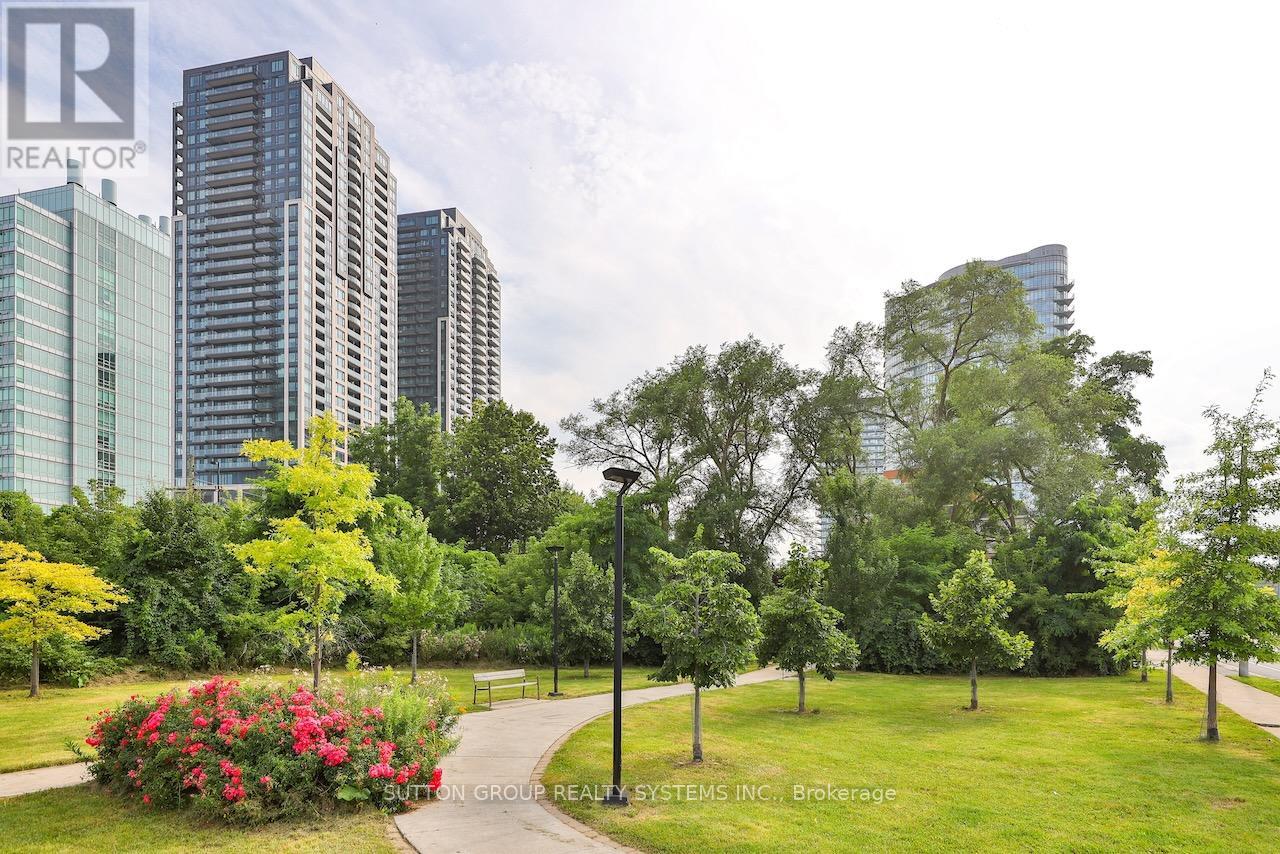 Th20 - 93 The Queensway, Toronto, Ontario  M6S 5A7 - Photo 13 - W12264964