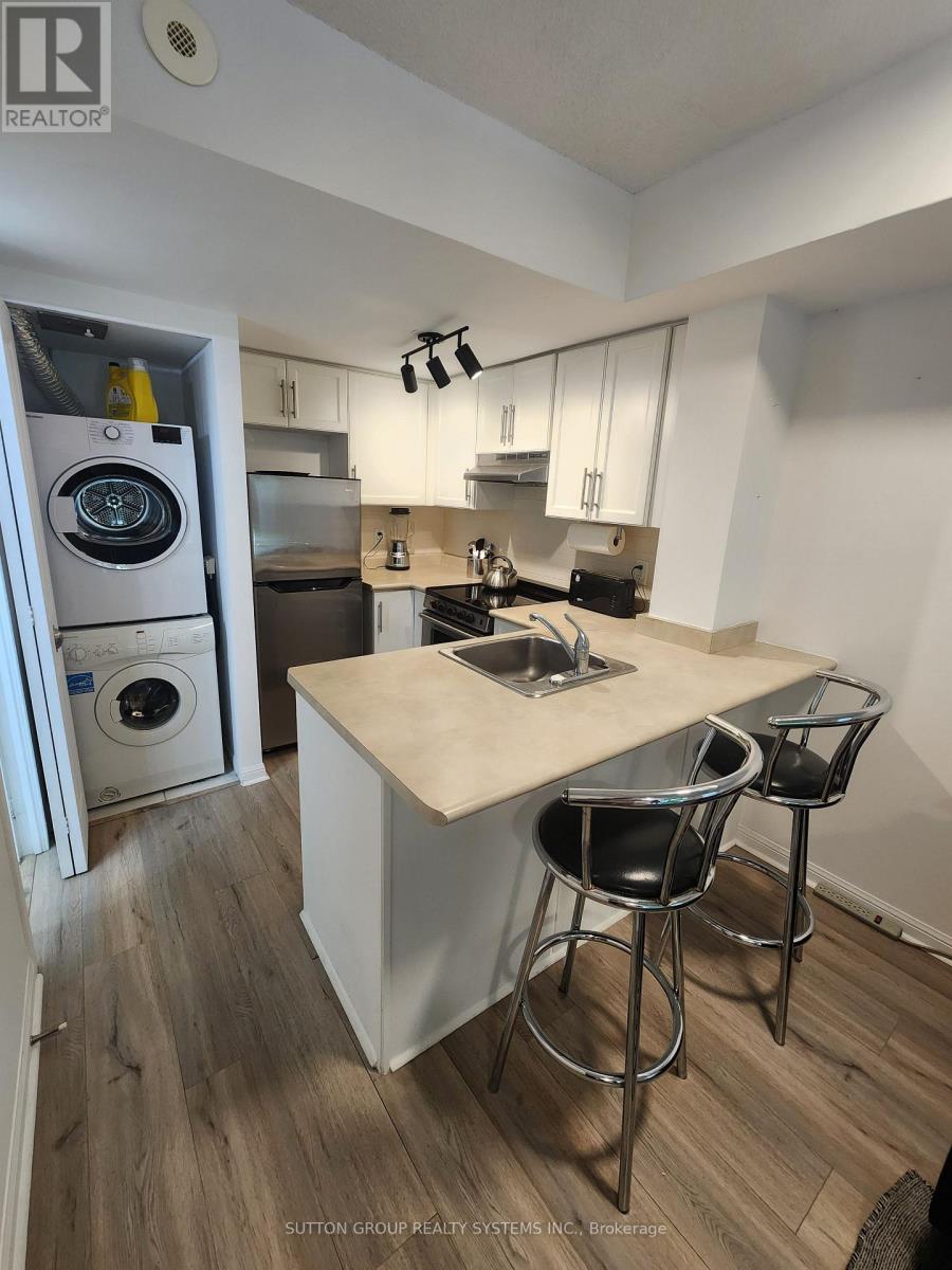 Property at TH20 - 93 THE QUEENSWAY image 5