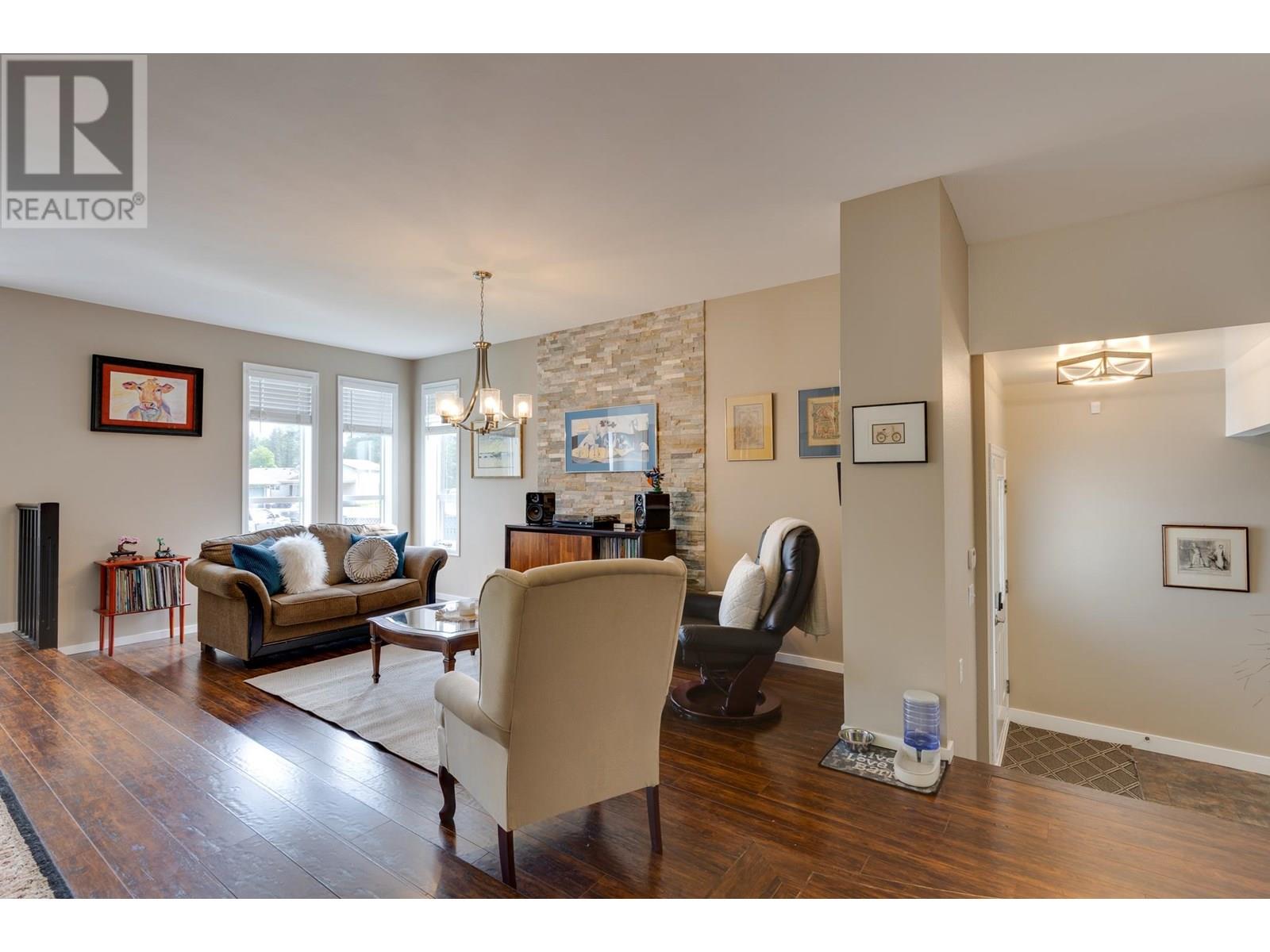 Property at 1561 PAXTON PLACE image 5