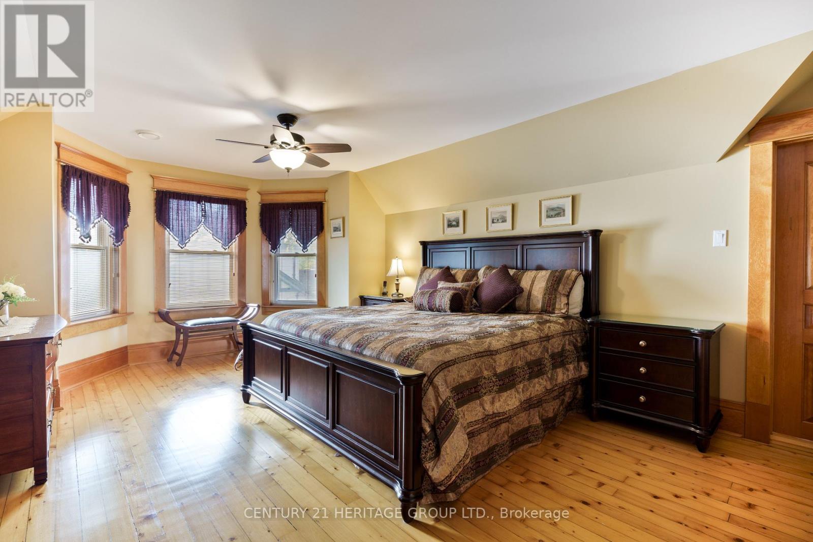 20314 Leslie Street, East Gwillimbury, Ontario  L0G 1R0 - Photo 21 - N12115432