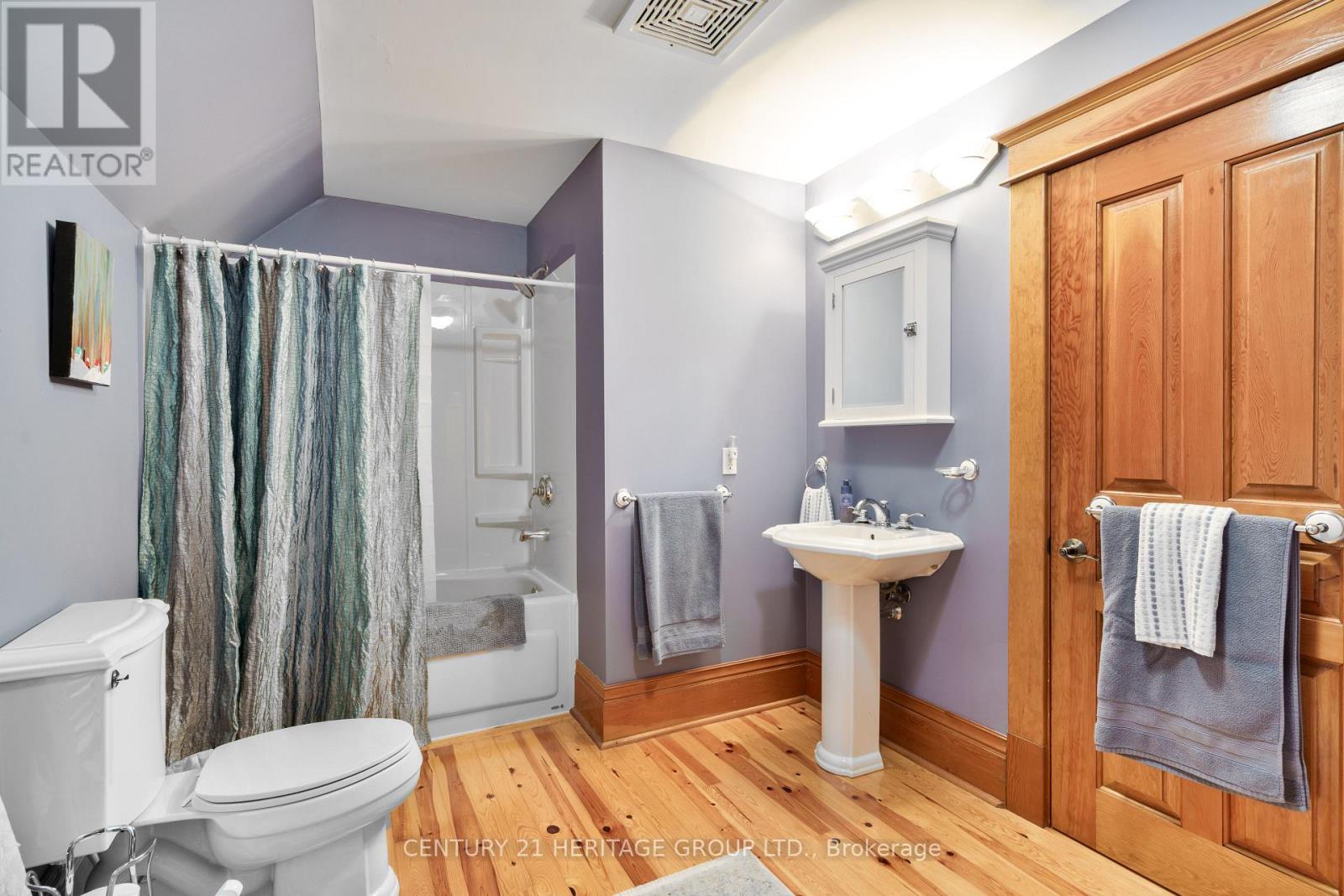 20314 Leslie Street, East Gwillimbury, Ontario  L0G 1R0 - Photo 24 - N12115432