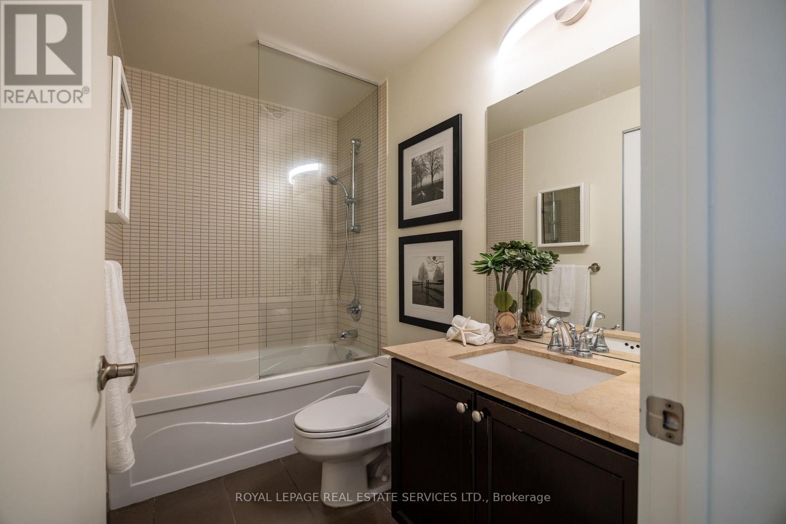101 - 10 Wellesley Place, Toronto, Ontario  M4Y 1B1 - Photo 13 - C12257085