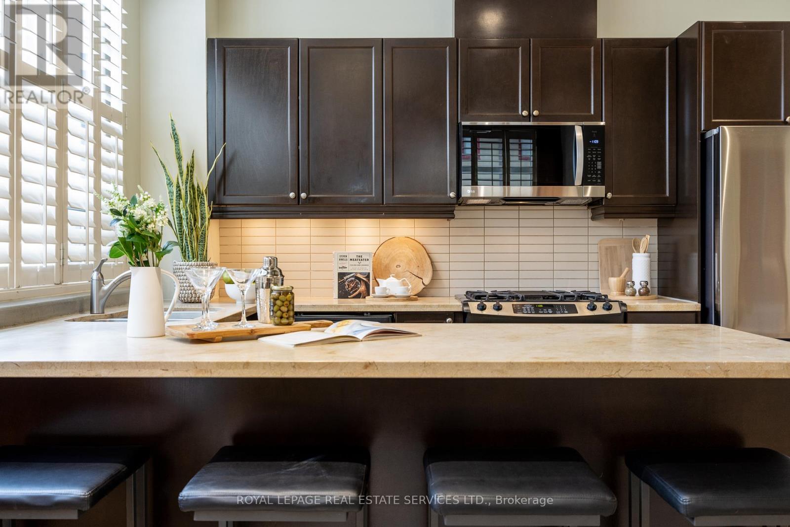 101 - 10 Wellesley Place, Toronto, Ontario  M4Y 1B1 - Photo 7 - C12257085