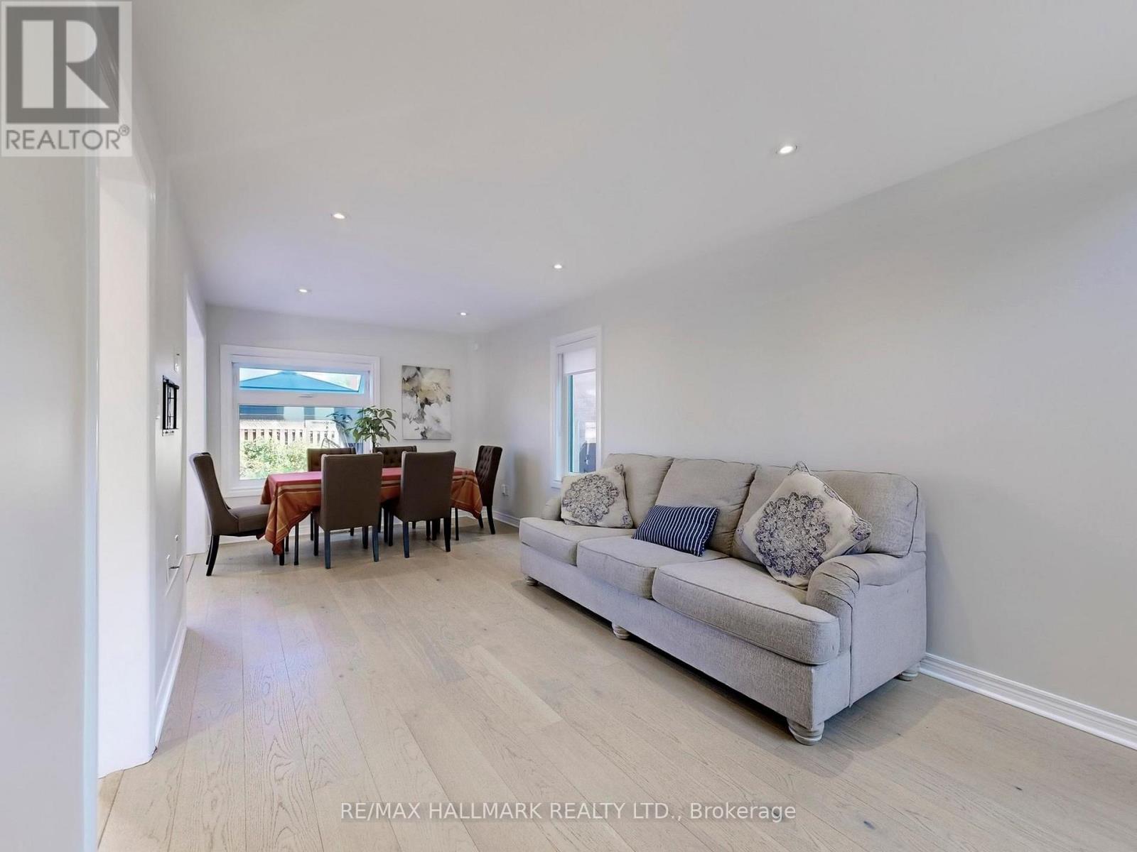 Property at 22 LAURA SABRINA DRIVE N image 4