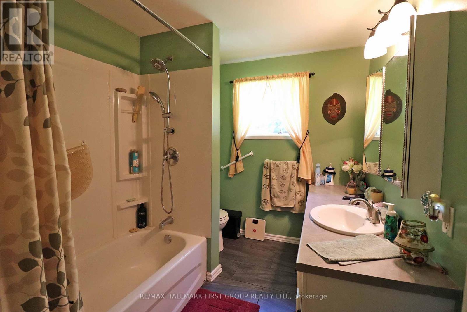 18120 Highway 41, Addington Highlands, Ontario  K0H 1K0 - Photo 35 - X12263740