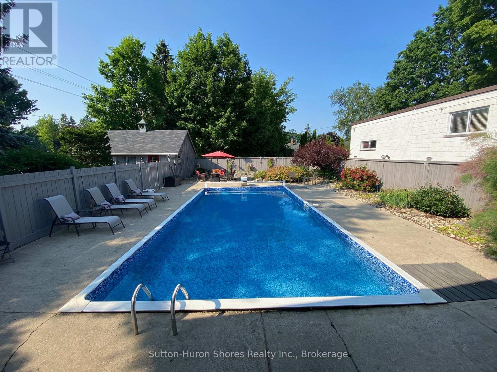 668 Gustavus Street, Saugeen Shores, Ontario  N0H 2C0 - Photo 48 - X12249897