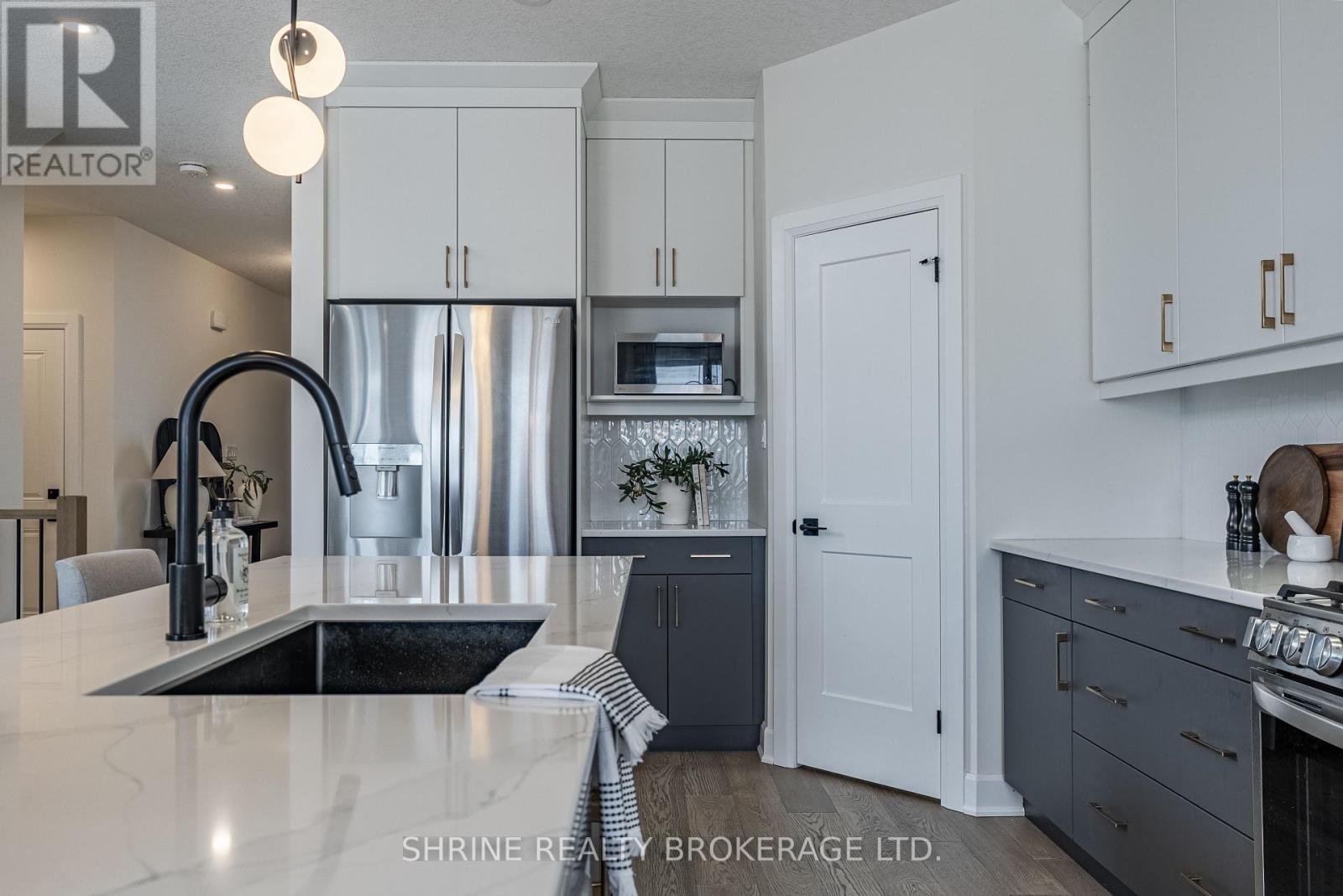 4071 Big Leaf Trail, London South, Ontario  N6P 1H5 - Photo 14 - X12264262