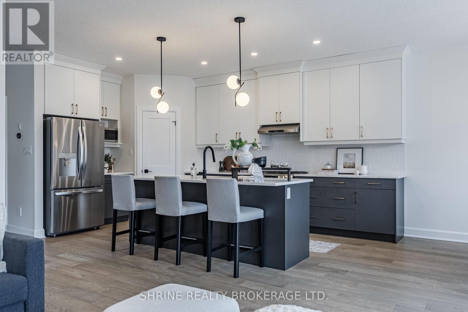 4071 Big Leaf Trail, London South, Ontario  N6P 1H5 - Photo 12 - X12264262