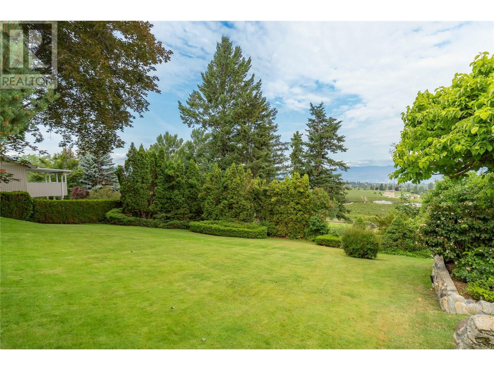Property at 2300 Charleswood Drive image 2