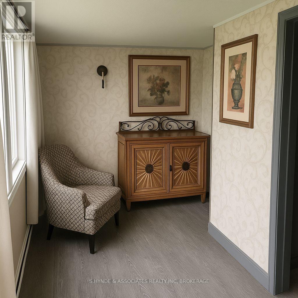 Property at 25 DUNKIRK COURT image 2