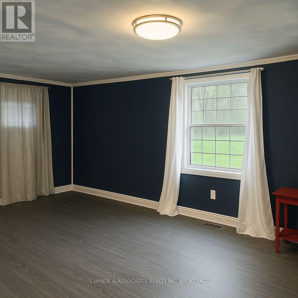 Property at 25 DUNKIRK COURT image 5
