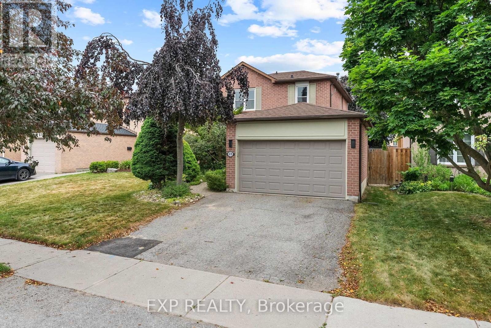 Property at 678 BECKWORTH SQUARE image 2