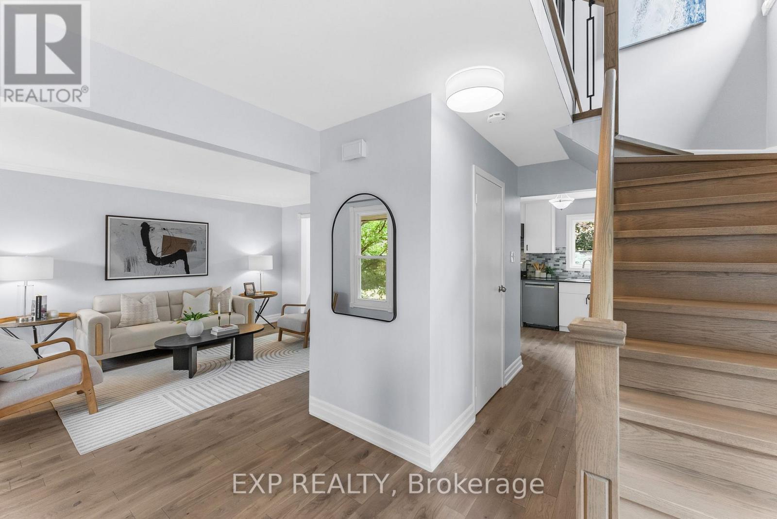 Property at 678 BECKWORTH SQUARE image 4