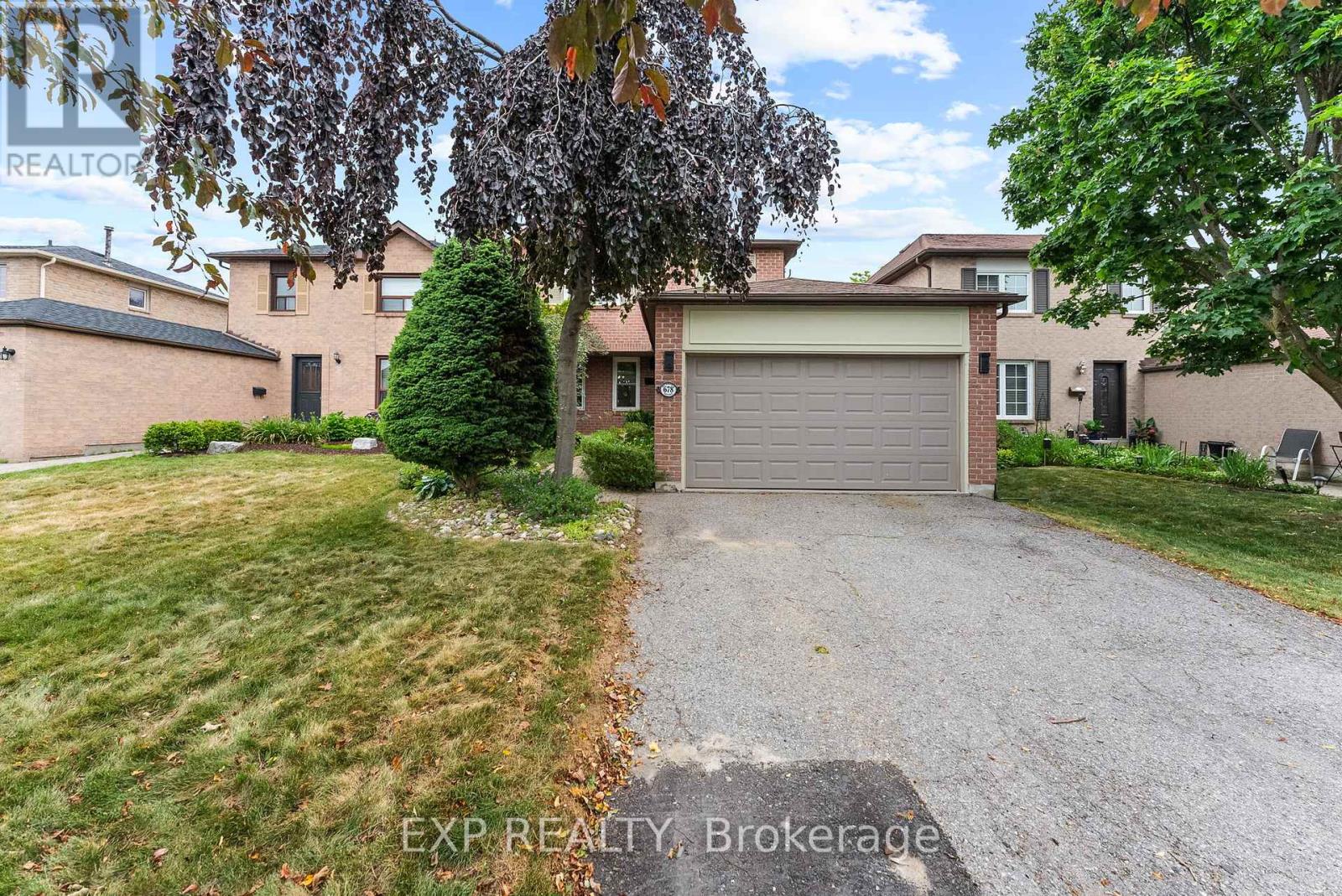 Property at 678 BECKWORTH SQUARE image 3