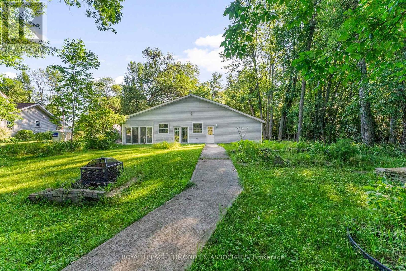731 Francie Lane, Laurentian Valley, Ontario  K8A 6W2 - Photo 27 - X12265269