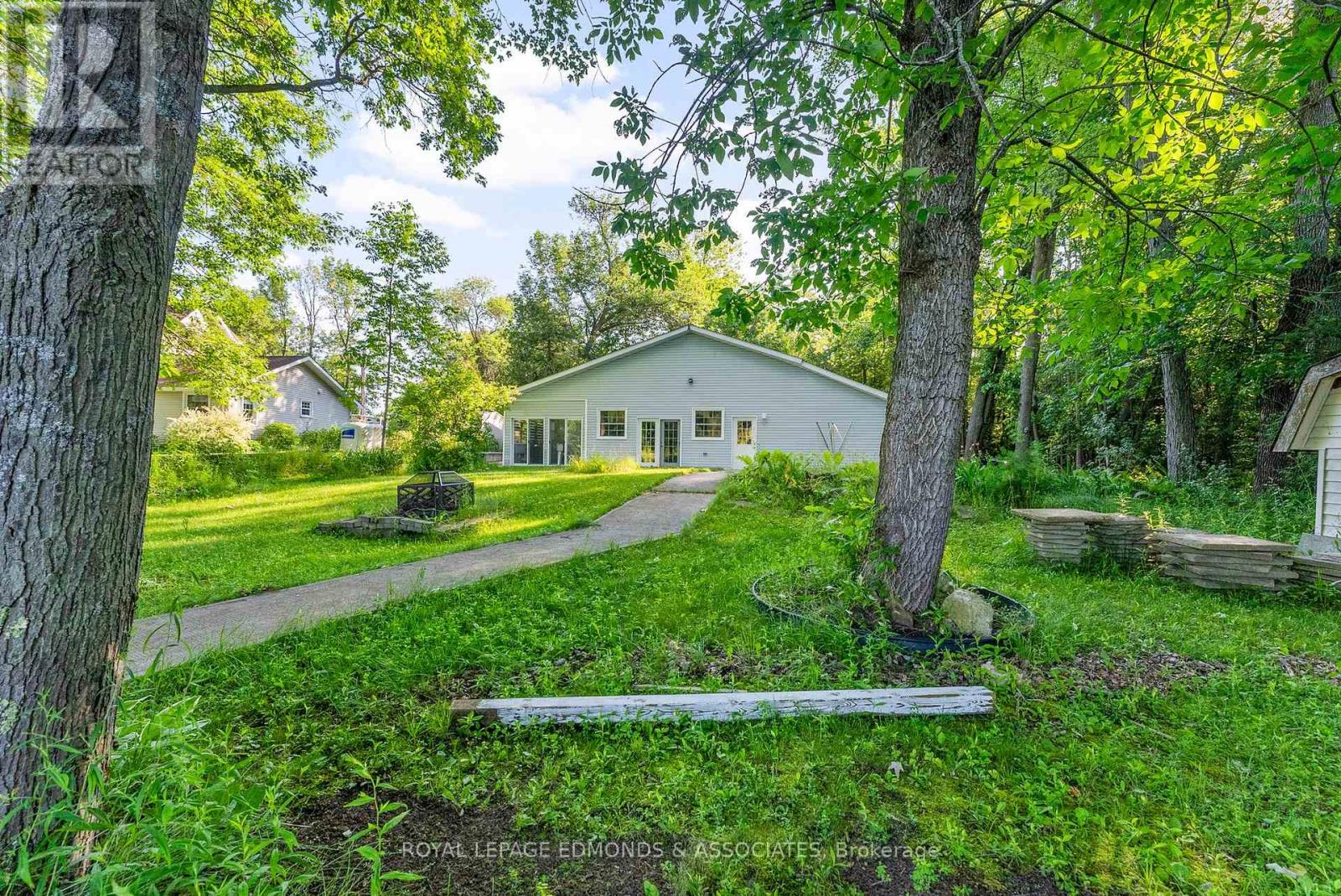 731 Francie Lane, Laurentian Valley, Ontario  K8A 6W2 - Photo 28 - X12265269
