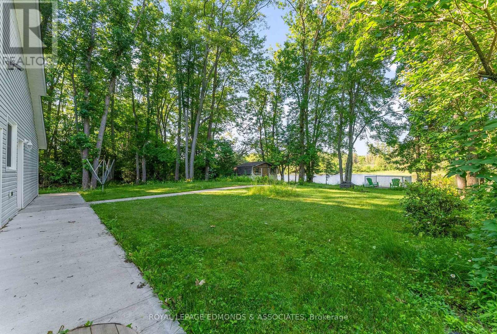 731 Francie Lane, Laurentian Valley, Ontario  K8A 6W2 - Photo 29 - X12265269