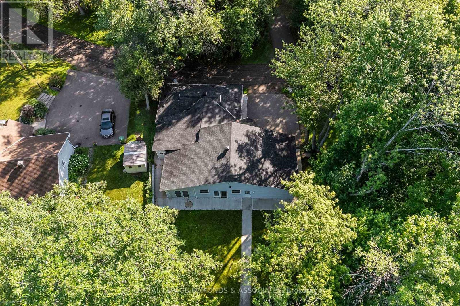 731 Francie Lane, Laurentian Valley, Ontario  K8A 6W2 - Photo 32 - X12265269