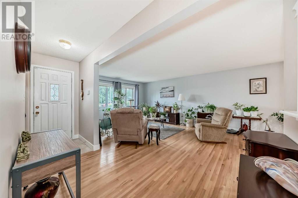 Property at 1004 Hunterston Hill NW image 4