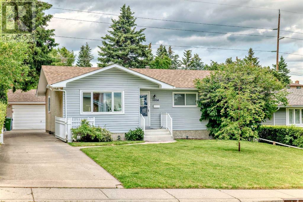 Property at 1004 Hunterston Hill NW image 1