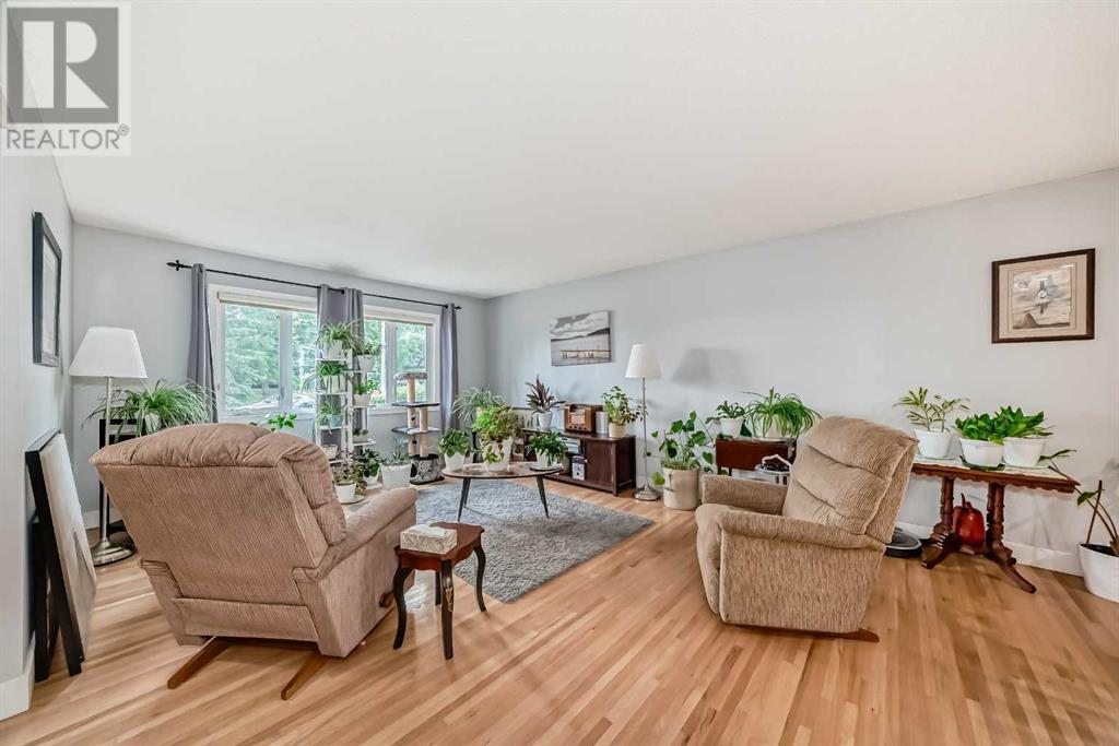 Property at 1004 Hunterston Hill NW image 5