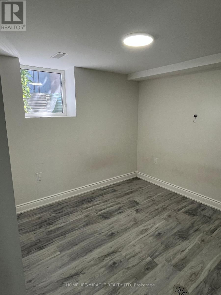 Bsmt - 75 Mcmurchy Avenue S, Brampton, Ontario  L6Y 1Y7 - Photo 4 - W12242462
