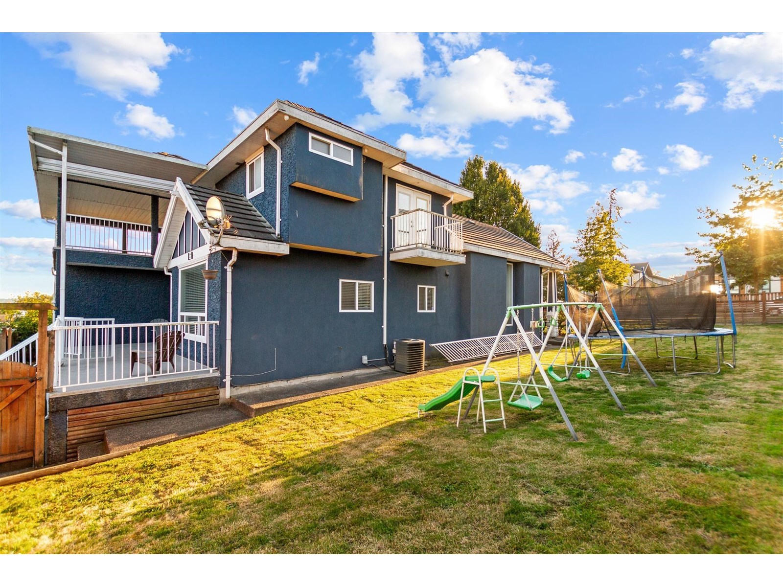 Property at 5772 152 STREET image 3