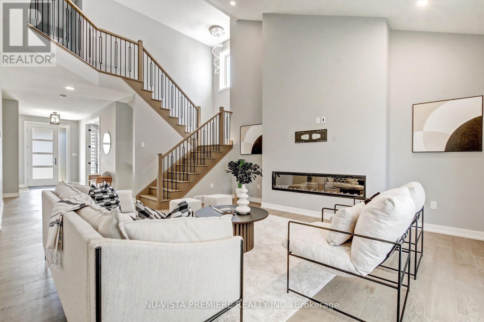 46 Aspen Circle, Thames Centre, Ontario  N0M 2P0 - Photo 11 - X12265373
