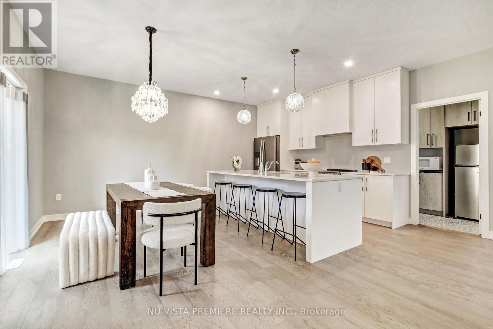 46 Aspen Circle, Thames Centre, Ontario  N0M 2P0 - Photo 12 - X12265373