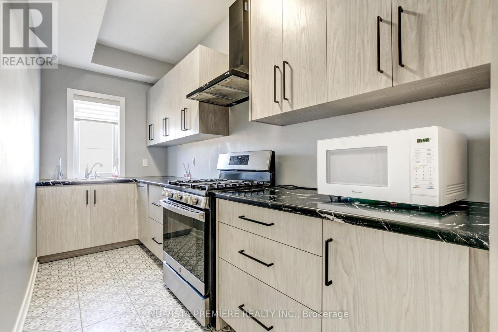 46 Aspen Circle, Thames Centre, Ontario  N0M 2P0 - Photo 16 - X12265373