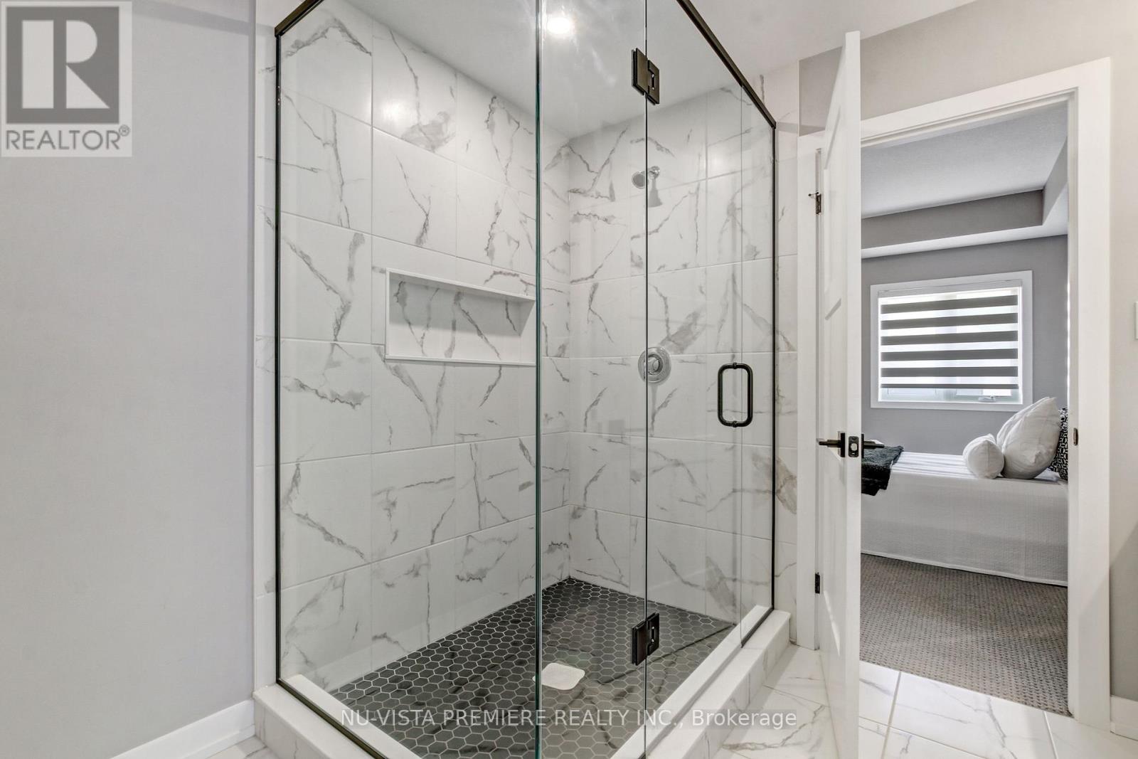 46 Aspen Circle, Thames Centre, Ontario  N0M 2P0 - Photo 24 - X12265373