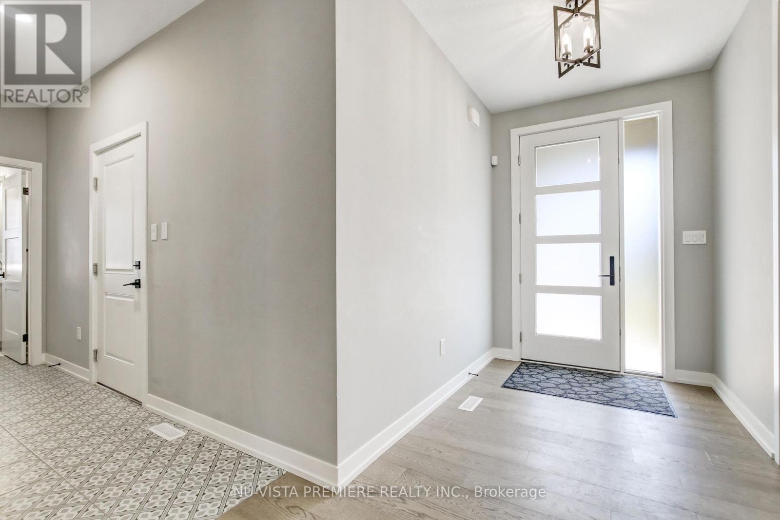 46 Aspen Circle, Thames Centre, Ontario  N0M 2P0 - Photo 3 - X12265373